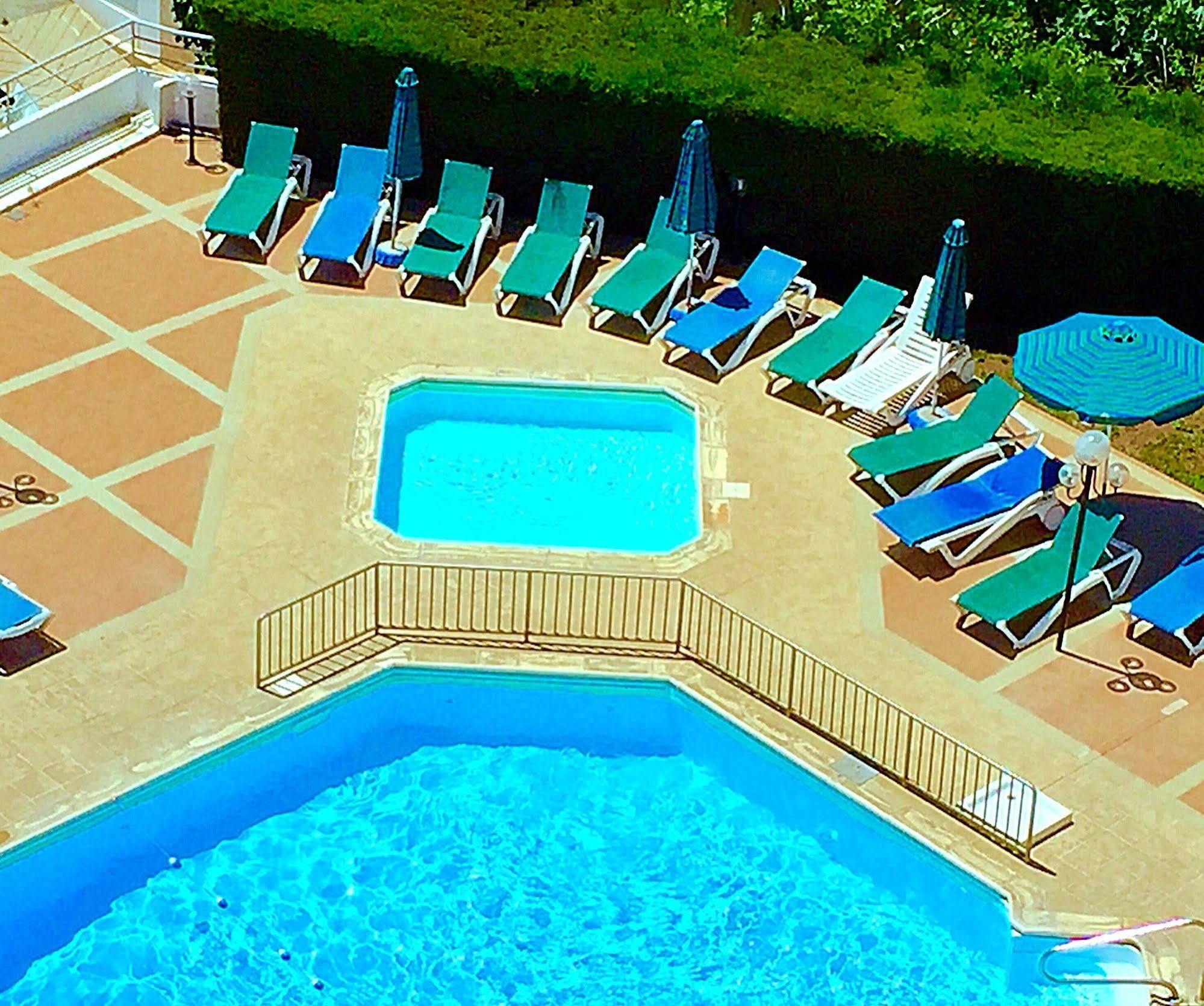 Blue Crane Hotel Apts Limassol Exterior photo